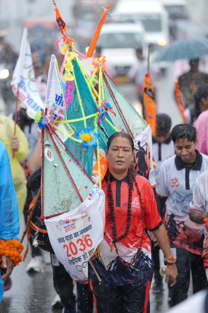 भारत वर्ष 2036 में ओलंपिक खेलों की मेजबानी करे, इस ऐतिहासिक संकल्प और मनोकामना के साथ उत्तराखंड की खेल एवं युवा कल्याण मंत्री रेखा आर्या ने ‘ओलंपिक 2036 संकल्प कांवड़ यात्रा’ की शुरुआत की है।