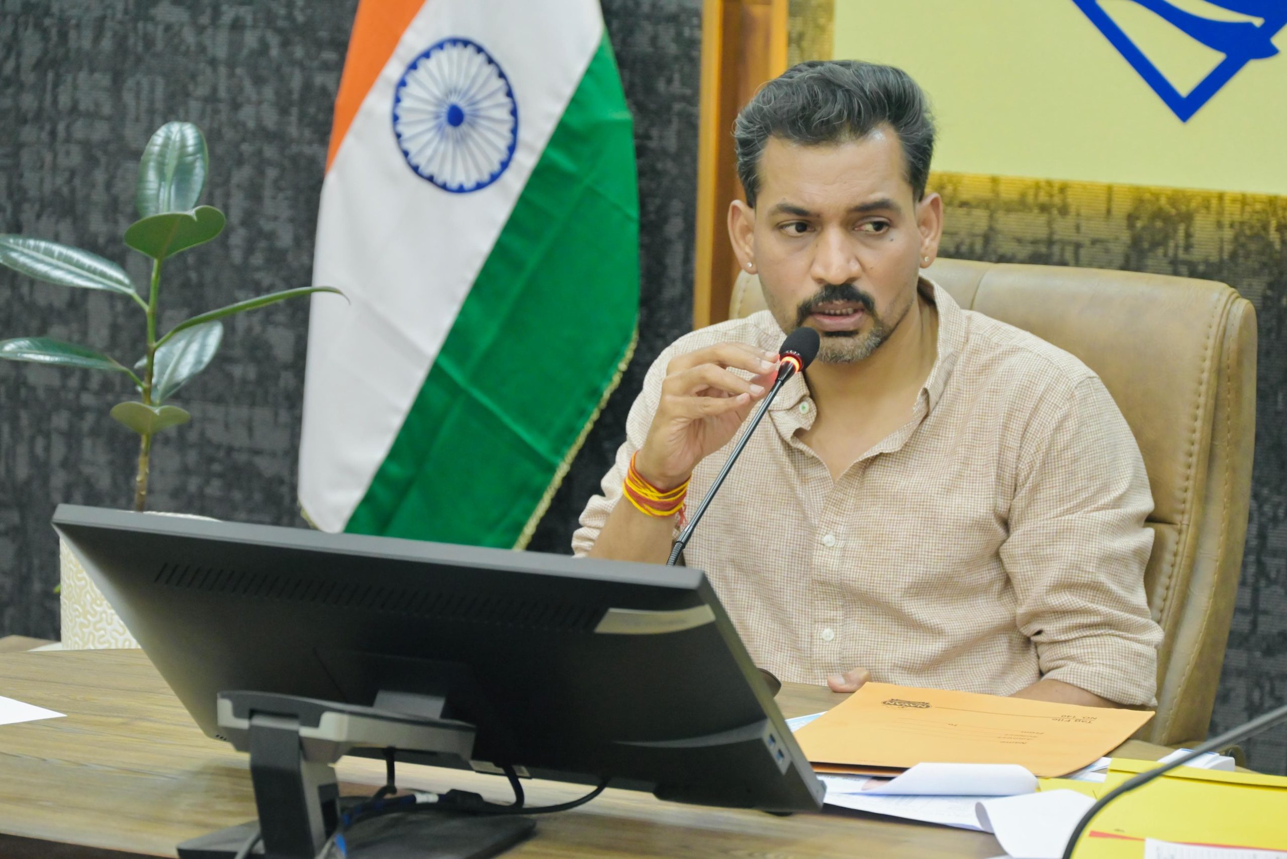 एसआईआर कार्य में पारदर्शिता एवं शुद्धता के साथ करें नोटिसों की सुनवाईः डीएम*