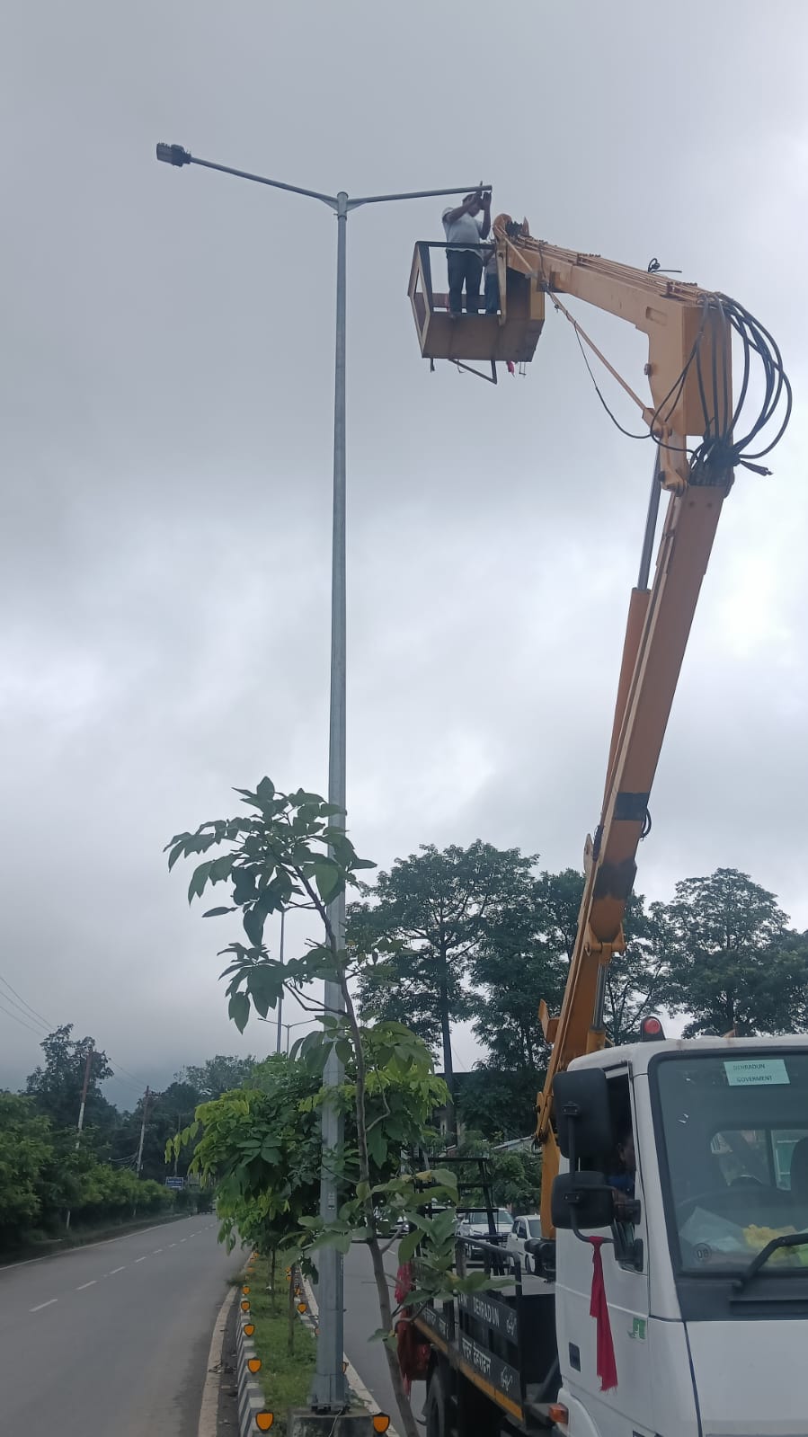 *स्ट्रीट लाइटों के लिए 40 टीमें मैदान में, रात में टास्क फोर्स कर रही व्यवस्थाओं की निगरानी*